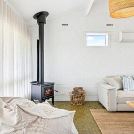 Saltys Silver Sands A playful pet friendly hideaway steps from Aldinga Beach