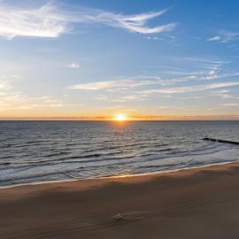 Oceanfront Beach Condo, Pool, Gym, Fishing Surfing, hotel a Virginia Beach