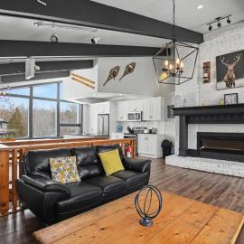 Mountain Trail-Smart TV-Self Check-In-Full Kitchen-Balcony-BBQ