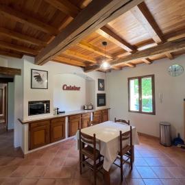 Maison de campagne avec piscine、Saramonのホテル