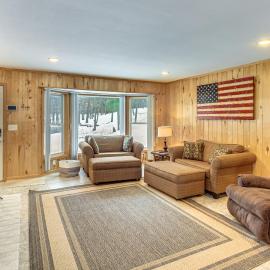Waterfront Leech Lake Cabin w/ Boat Dock + Lift, hotel em Walker