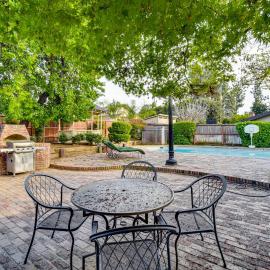 5 Mi to Fresno State: Family Gem w/ Backyard Oasis, hotel a Fresno