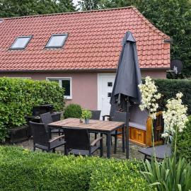 Historisches Ferienhaus mit großem Garten und Terrasse: Biendorf şehrinde bir otel