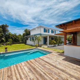 Villa kréoli avec picine privée et cuisine extérieur pour 8 personnes