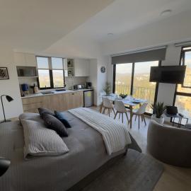 Bright Loft in the Heights with Panoramic View, hotel in Lo de Contreras