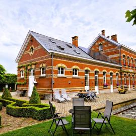 Station Racour 'Magasin de la gare', hotel a Landen