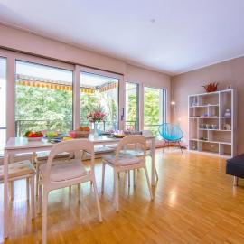 Maraini Elegante Apartment with Jacuzzi & Balcony - Happy Rentals
