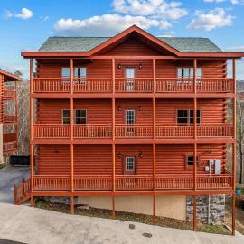 6BR Mtn View Cabin, Pvt Indoor Pool, Theater, SL12