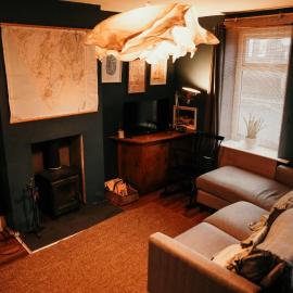Quirky bohemian Lake District miners cottage- 6 bd, ξενοδοχείο σε Millom