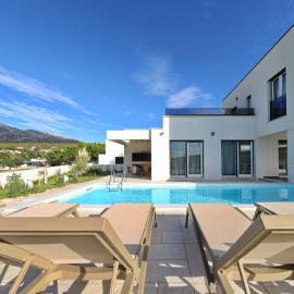 Villa Wave of love mit Meerblick, beheiztem Pool und direktem Strandzugang - familienfreundlich, 4 SZ, Rovanjska