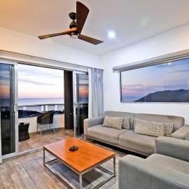 Gated Community Oceanview Condo Pool & Gym، فندق في لاباز