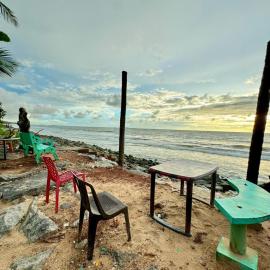 Darya The Beach House A private beach homestay in udupi, hotel in Kalyānpur