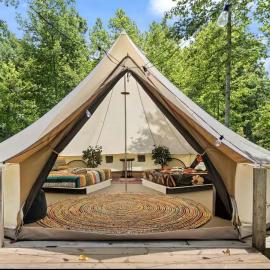 Nature-Forward Glamping Resort with Forest Paths and Meadow Hangouts in Stanton, Kentucky, Hotel in Stanton