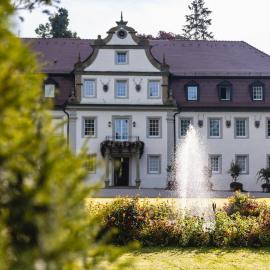 Wald & Schlosshotel Friedrichsruhe, hotel en Friedrichsruhe