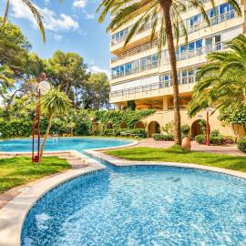 Lovely Apartment In Valencia With House Sea View