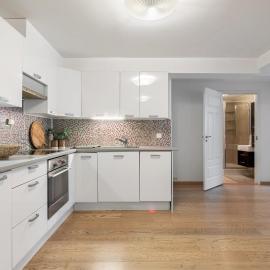 Vaulen Beach Apartment, Private Entrance and Parking