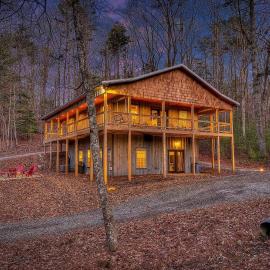 5-Star Cabin wHot Tub, Game Room, & Resort Perks!, khách sạn ở Ellijay