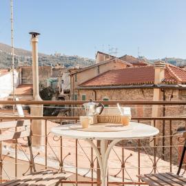 H11 CA' IN TE L'AIA - Taggia Centro, hotel v destinácii Taggia