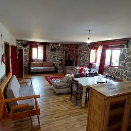 Vila genti, hotel u gradu 'Skënderbe'