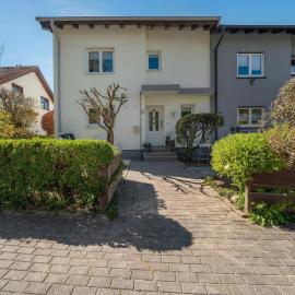 Ferienwohnung „bei Julia“ – Ruhe, Garten & Kaiserstuhl-Genuss