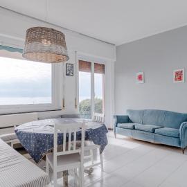 GuestHost - Sori Sea View Cozy Flat with Garden, Hotel in Sori