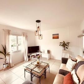 Grand appartement 3 chambres, 7 à 9 personnes, a 300M de la plage