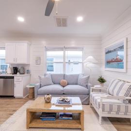 Palmetto Place, Charming Saint Simons Bungalow، فندق في جزيرة سانت سيمونز