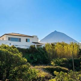 Pico Island Villas 38 - Private Atlantic Retreat, hotel a Santo António