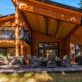 Four Seasons Lodge