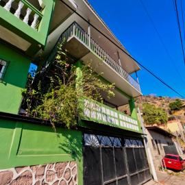 Casza Grande Alojamiento, hotel in La Libertad