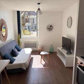 Studio cosy centre Pau proche gare lit Queen