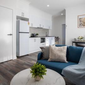 Affordable Private 1BR Parking Aircon Near Train