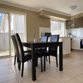 Family-Friendly 3BR Home Near Calamvale Central, Hotel in Algester