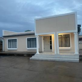 Dennilton Family House, hotell i Dennilton