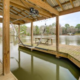 Lakefront Camp Creek Retreat w/ Dock, hotel a Franklin