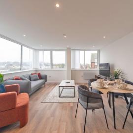 Bright 2BR Apartment at Trinity Point, hotel v destinácii Gravesend