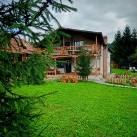 Cabana Mareea -Lunca Bradului, hotell i Lunca Bradului