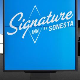 Signature Inn Medford Downtown - Newly Renovated