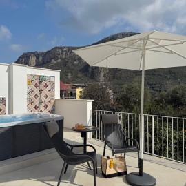 L'Aura Home