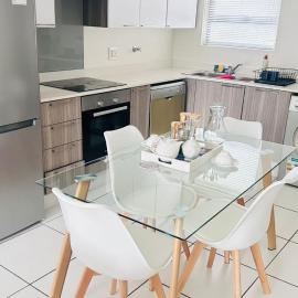 Luxury Fourways Apartment, Pool, Gym and 24hr Security - Ventura Estate