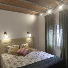 Amplia habitacion independiente con baño privado