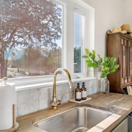 Gorgeous Home with Hot Tub 5min from the River