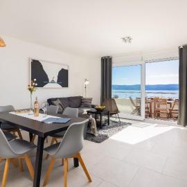 Villa Jolara With Heated Pool - Deluxe Apartment 15, hotel in Mimice