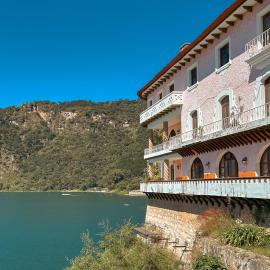 Tzanjuyú Historic - Lakefront Hotel，巴納哈契的飯店