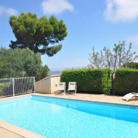 Villa near Les Etangs de Bages Lake