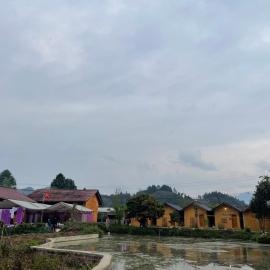 Lý Tà Dào Homestay、Quản Bạのホテル