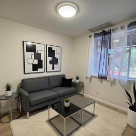 Modern 2BR 2BA Apartment Garden-View