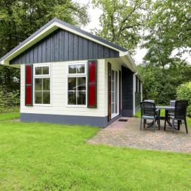 Chalet in Netherlands near Forest & Water, hotel u gradu 'Dalfsen'