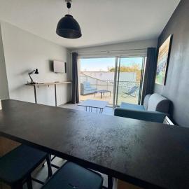 Appartement PMR 2 Chambres, Face Plage, Piscine, Balcon, Pour 6 Personnes, Animaux Admis - FR-1-194-222