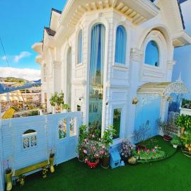 LÂU ĐÀI NHỎ ĐÀ LẠT - LITTLE CASTLE DALAT -5 rooms with kitchen and 14 people The Grand Veranda Estate 351
